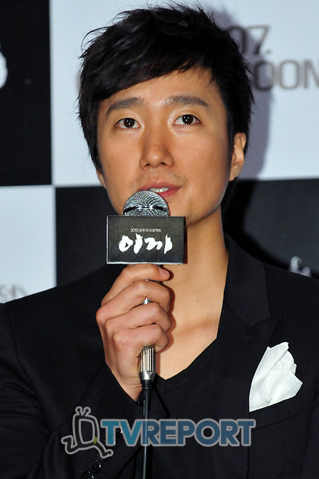 ‘이끼’ 박해일 “강우석 감독과 첫 작업, 긴장했다”