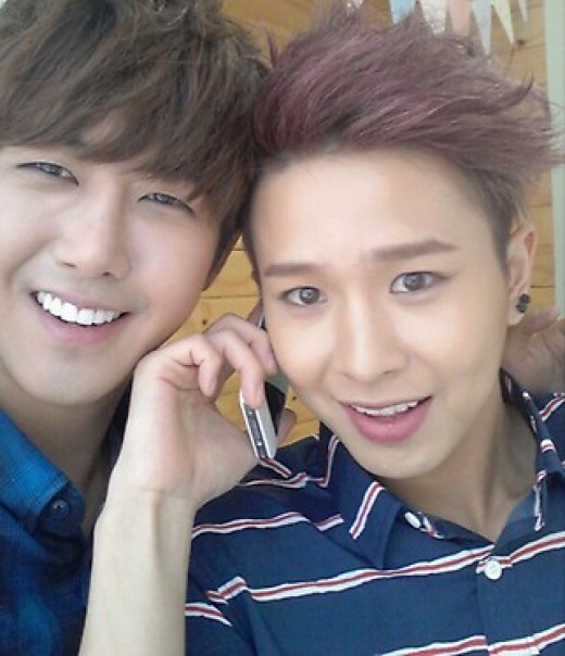 ZE:A 광희, 생일 축하 인증샷 공개 "민우야 생일 축하해"