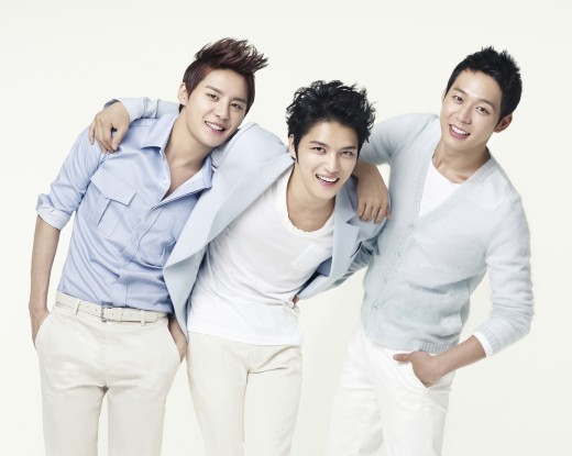 JYJ 광고촬영, 순백 의상입고 살인 미소 발사 '매끈 피부 눈길'