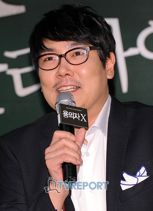 조진웅, '용의자X' 100만 돌파 기념 깜짝 무대 인사