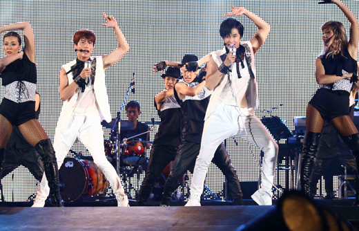 동방신기, 내년 日 데뷔 10주년 기념 ‘두 번째 5대 돔 투어’ 선언