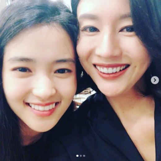 "미모가 닮았네"…'미스터 션샤인' 김태리X서유정, 쫑파티 인증샷