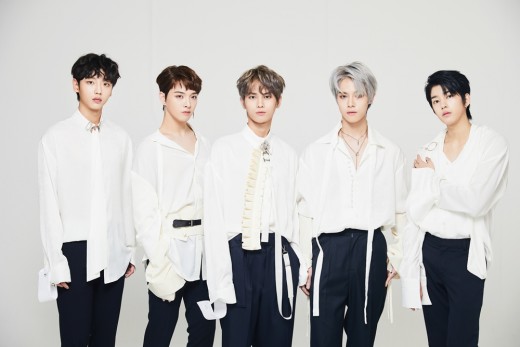 ‘춘엔터 보이그룹’ 위인더존, 이틀 당겨 데뷔한다