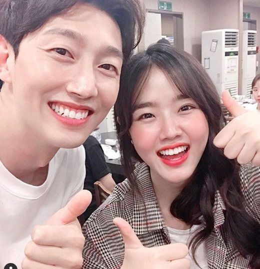 상큼미모 김향기, 강기영과 화기애애 인증샷 “한결쌤 최고”