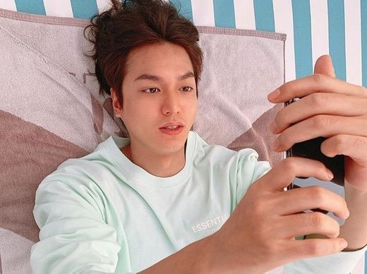 이민호, 반가운 근황... 복귀작 ‘더킹’ 방영은 언제?