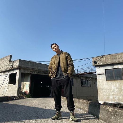 박서준, 장신배우의 모델포스 “거친 남성미”