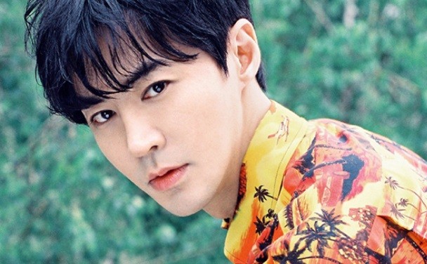 신화 전진, 라이브웍스컴퍼니와 전속계약 체결... 신혜성X이민우와 한솥밥