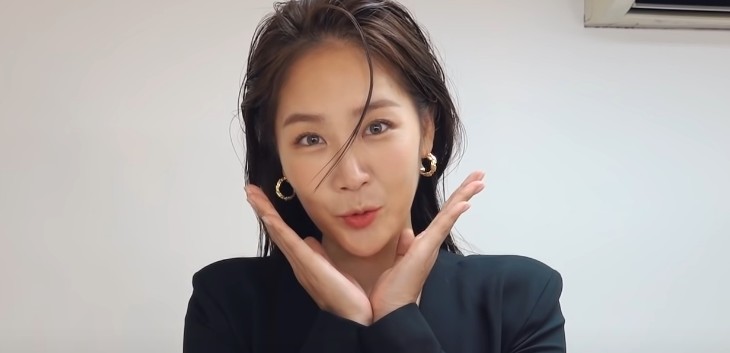 소유, 소속사 옮기고 첫 프로필 촬영 "응원 많이 해달라"