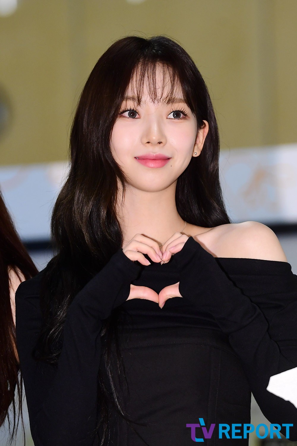 [T포토] 카리나 '요정의 하트'