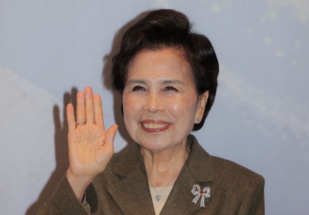 '은퇴 시사' 이미자, 고별 무대에 팬들이 보인 행동... 울컥