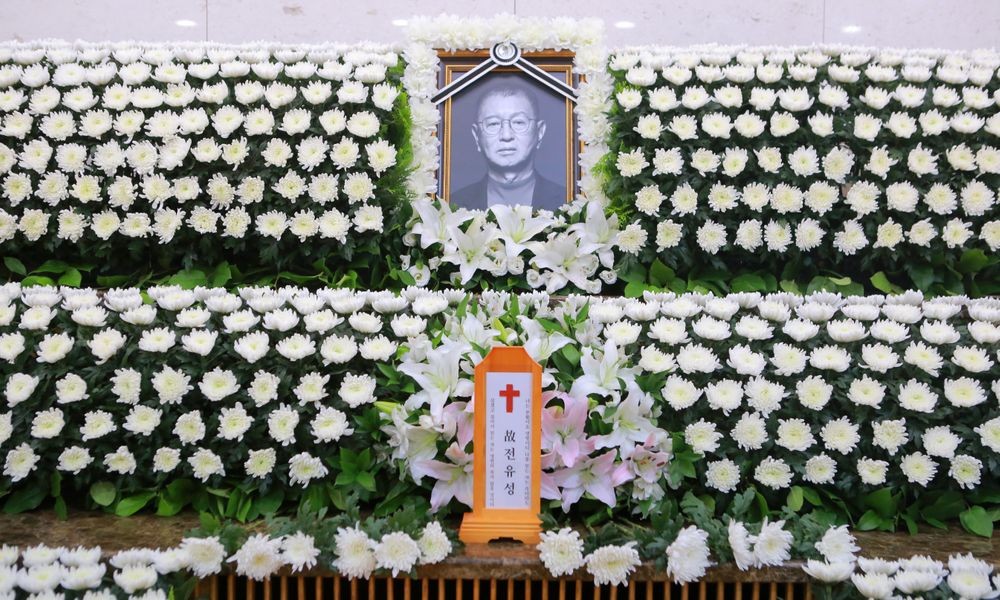 이홍렬, 전유성 빈소 가장 먼저 달려와 오열…코미디언계 '깊은 슬픔'