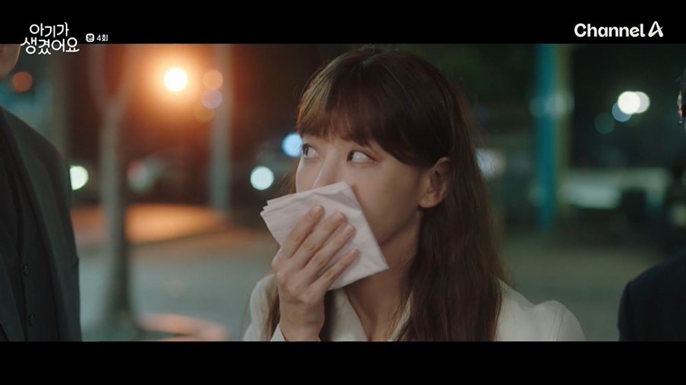 오연서, 입덧 시작→눈물까지...최진혁 간호에 감동 "이런 적 처음" ('아... - 뉴스 썸네일 이미지