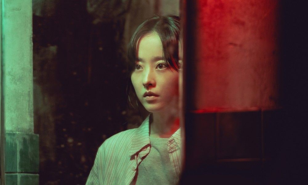 19금 한계 뚫었다…공개 하루 만에 정상 등극해 돌풍 일으켜버린 韓 드라마 (‘골드랜드’)
