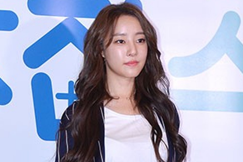 '38세에 임신' 유명 女아이돌, 금지 조항→위약금 걸렸다..."너무 무책임... - 뉴스 썸네일 이미지