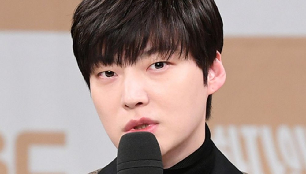 안재현, 13살 노묘 ‘안주’와 생애 첫 스튜디오 촬영…”오만가지 생각 들어” 눈물 (‘나혼산’)