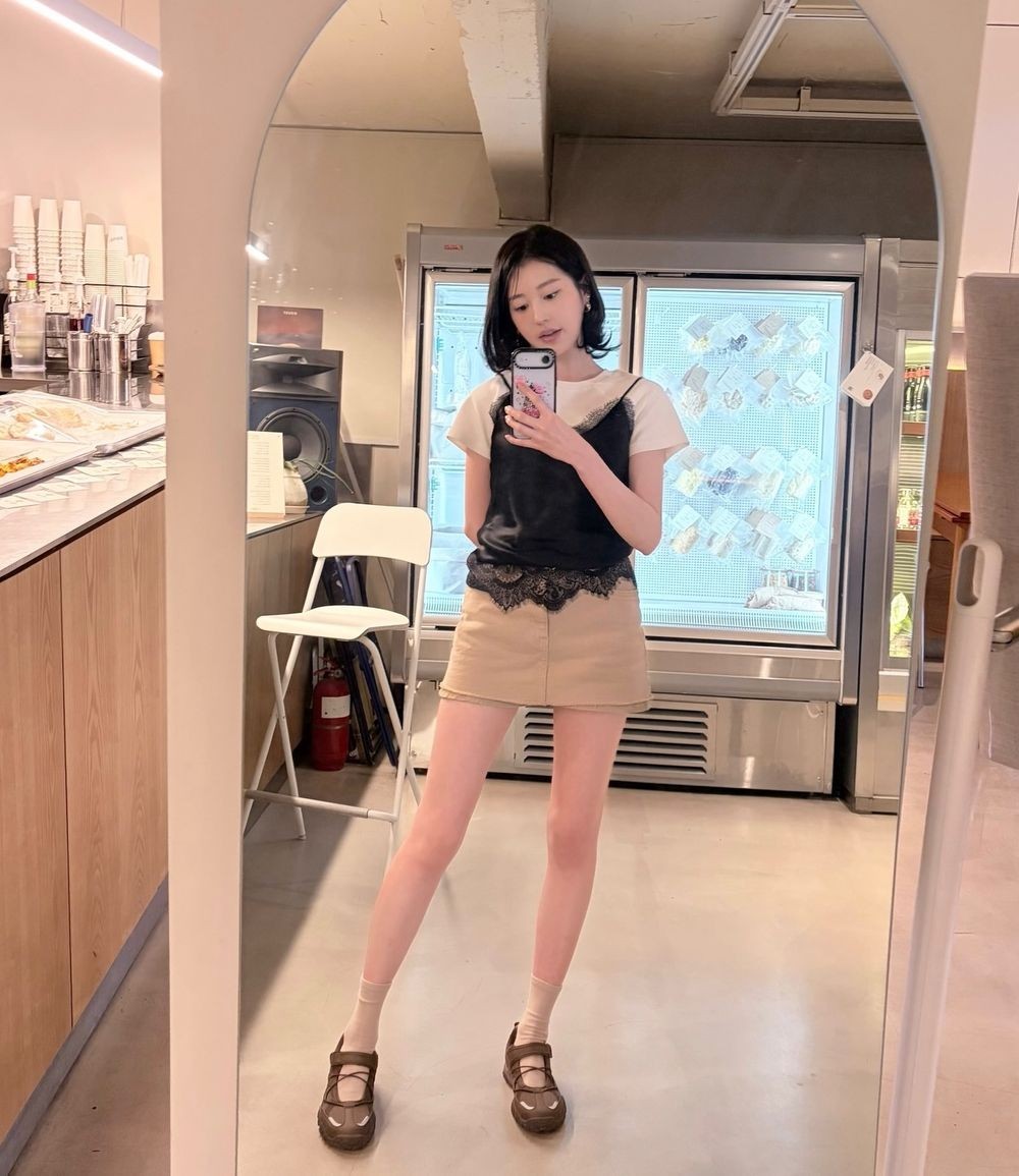 ‘장원영 언니’ 장다아, 168cm 우월한 기럭지…’뼈말라’ 몸선 드러냈다 [RE:스타]