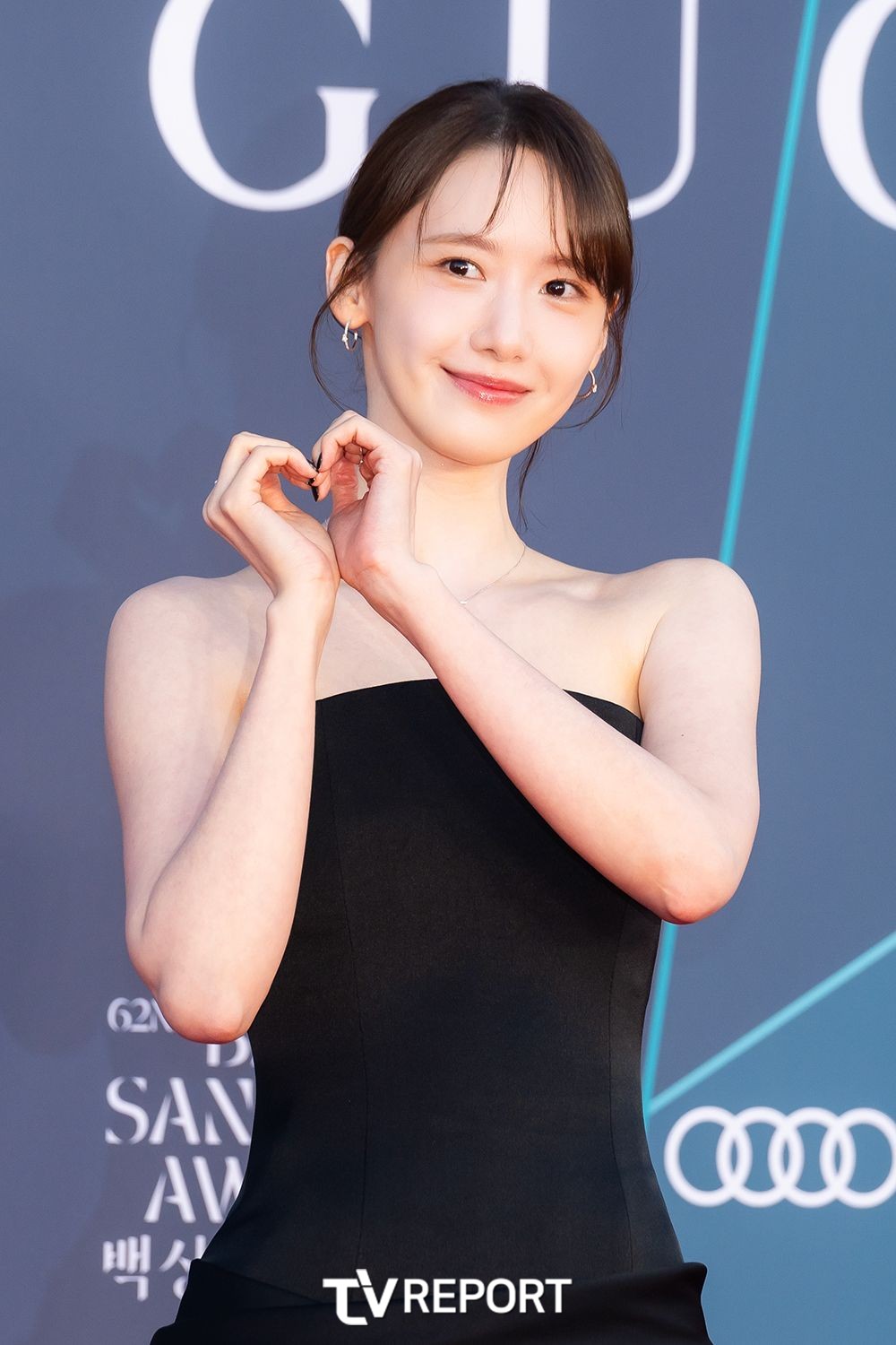 [T포토] 윤아 ‘아이돌 모먼트’