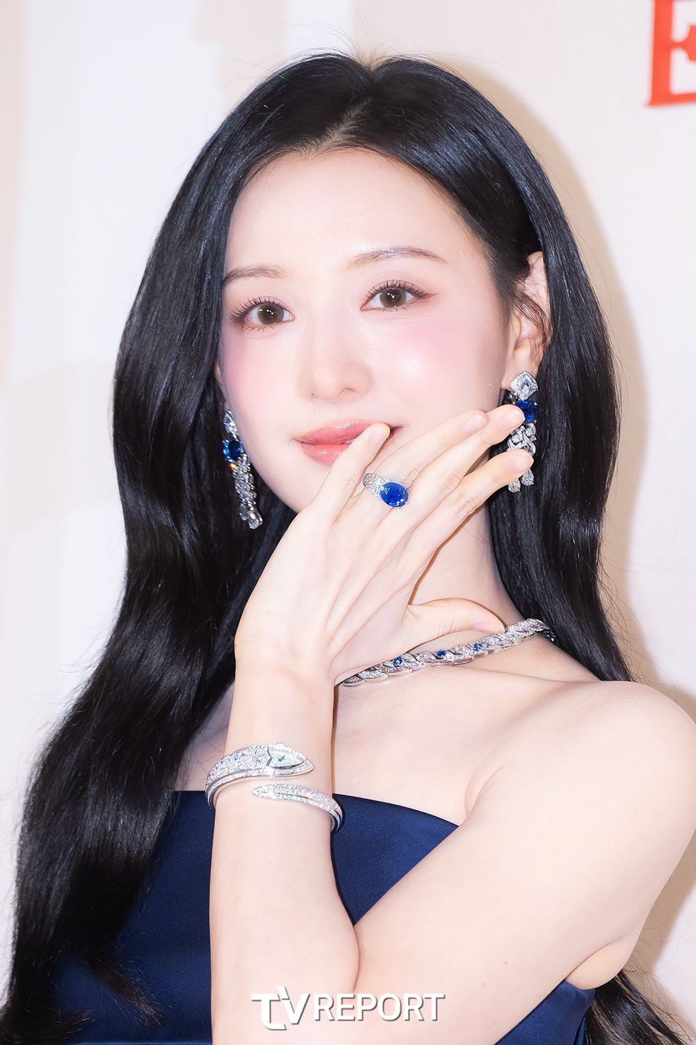 [T포토] 김지원 ‘여왕의 품격’