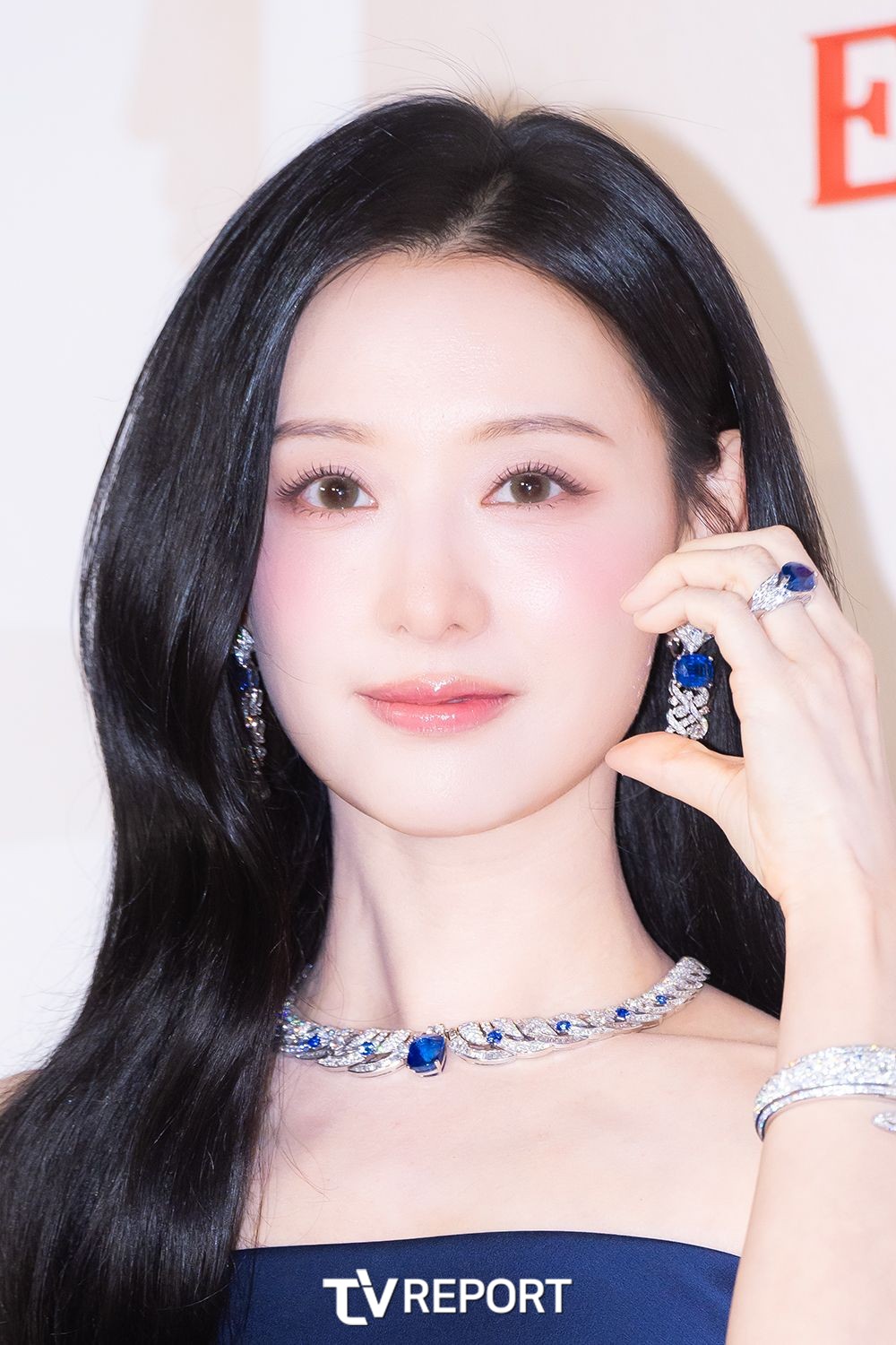 [T포토] 김지원 ‘이러니 안 반해?’