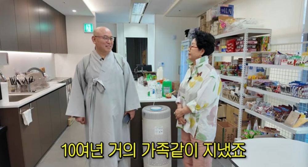 선우용여, 채널 제작진 위해 주지스님 초대하더니 ‘보시’까지… [RE:뷰]