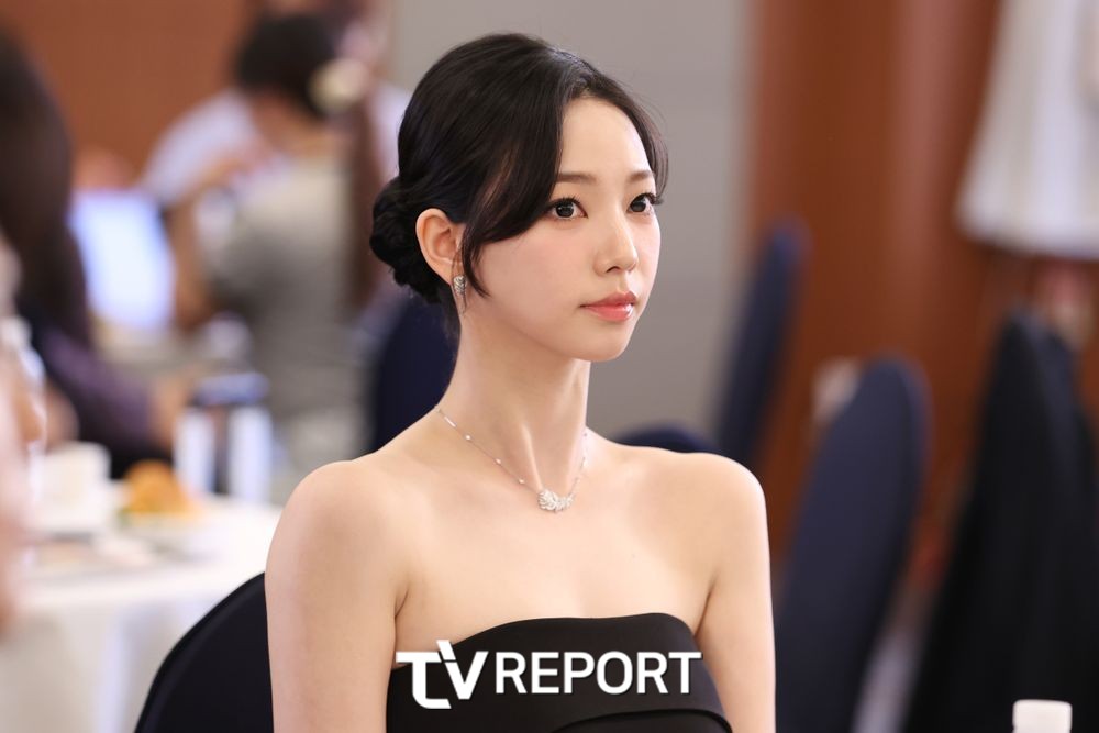 [T포토] 에스파 카리나 ‘눈이 땡~글’