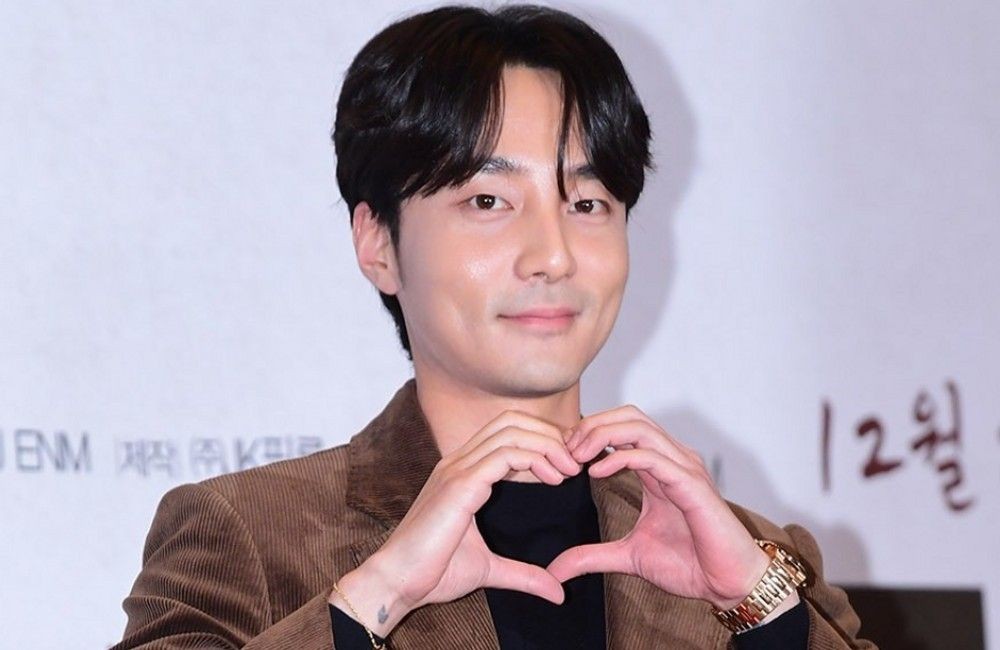로이킴, 결혼반지 의혹에 “팬들 위한 기타 피크…직접 제작” [RE:뷰]