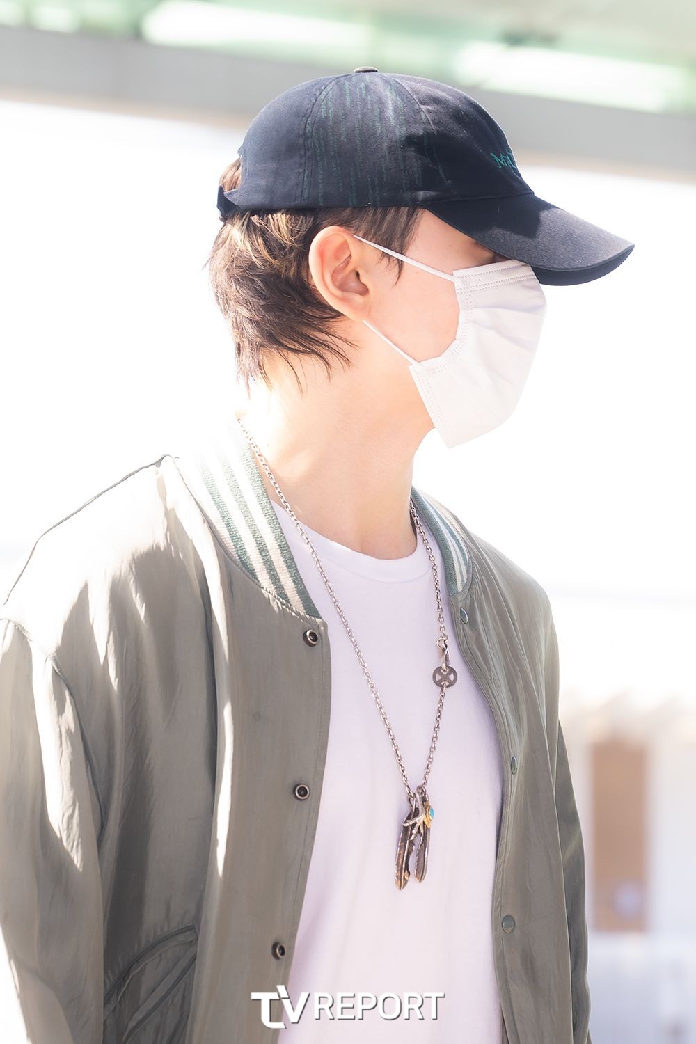 [T포토] 세븐틴 버논 ‘다 가려도 최한솔’