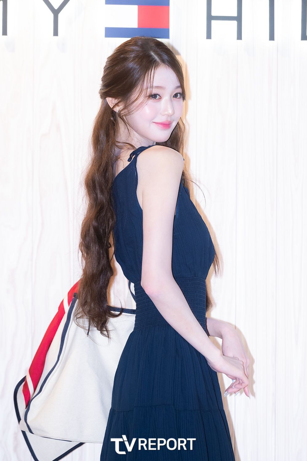 [T포토] 아이브 장원영 ‘저 부르셨나요?’