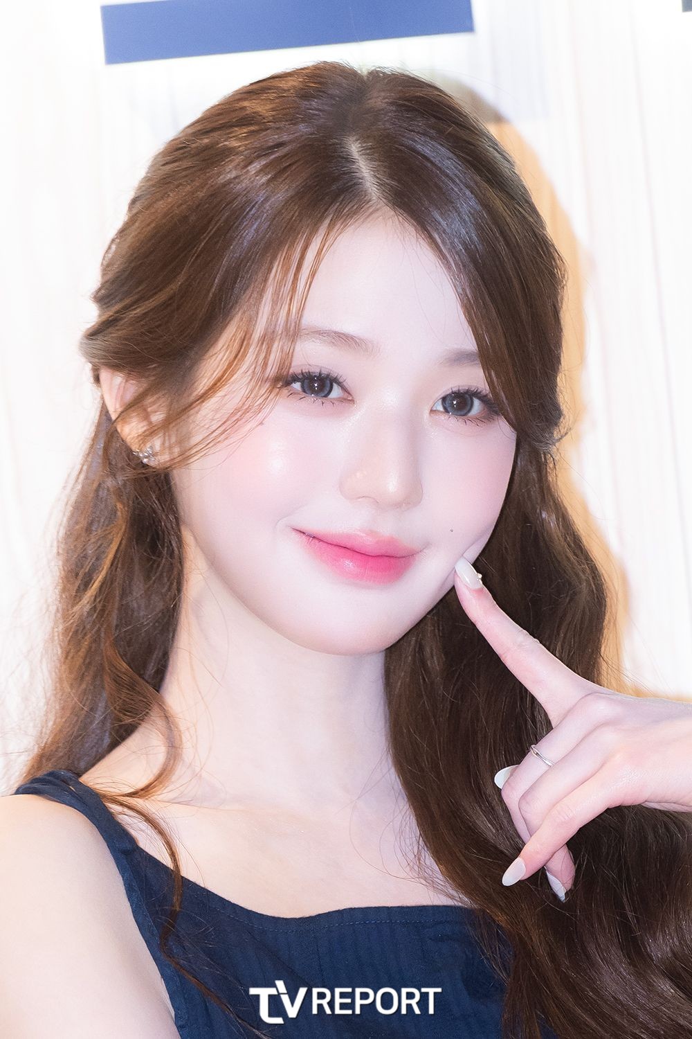 [T포토] 아이브 장원영 ‘예뻐서 줌인’