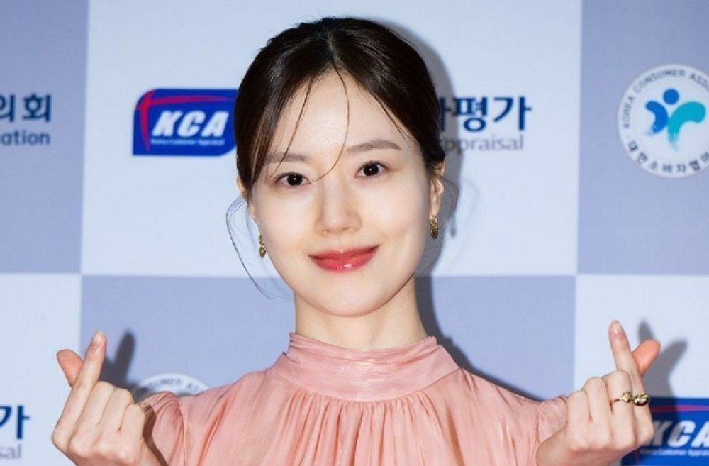 '비연예인♥' 문채원, 6월 결혼 앞두고 웨딩 화보 공개...'순백의 신부' ... - 뉴스 썸네일 이미지
