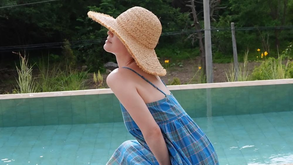 송혜교, 수영복 입고 즐기는 여름 바캉스…”쉬어가는 날” [RE:스타]