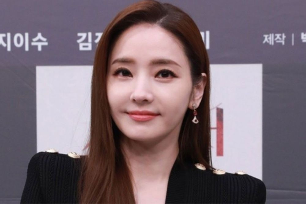 ‘건강이상설’ 한채영, 다시 화사한 얼굴로 등장→팬들 걱정 잠재웠다…”아름다운 19주년” [RE:스타]