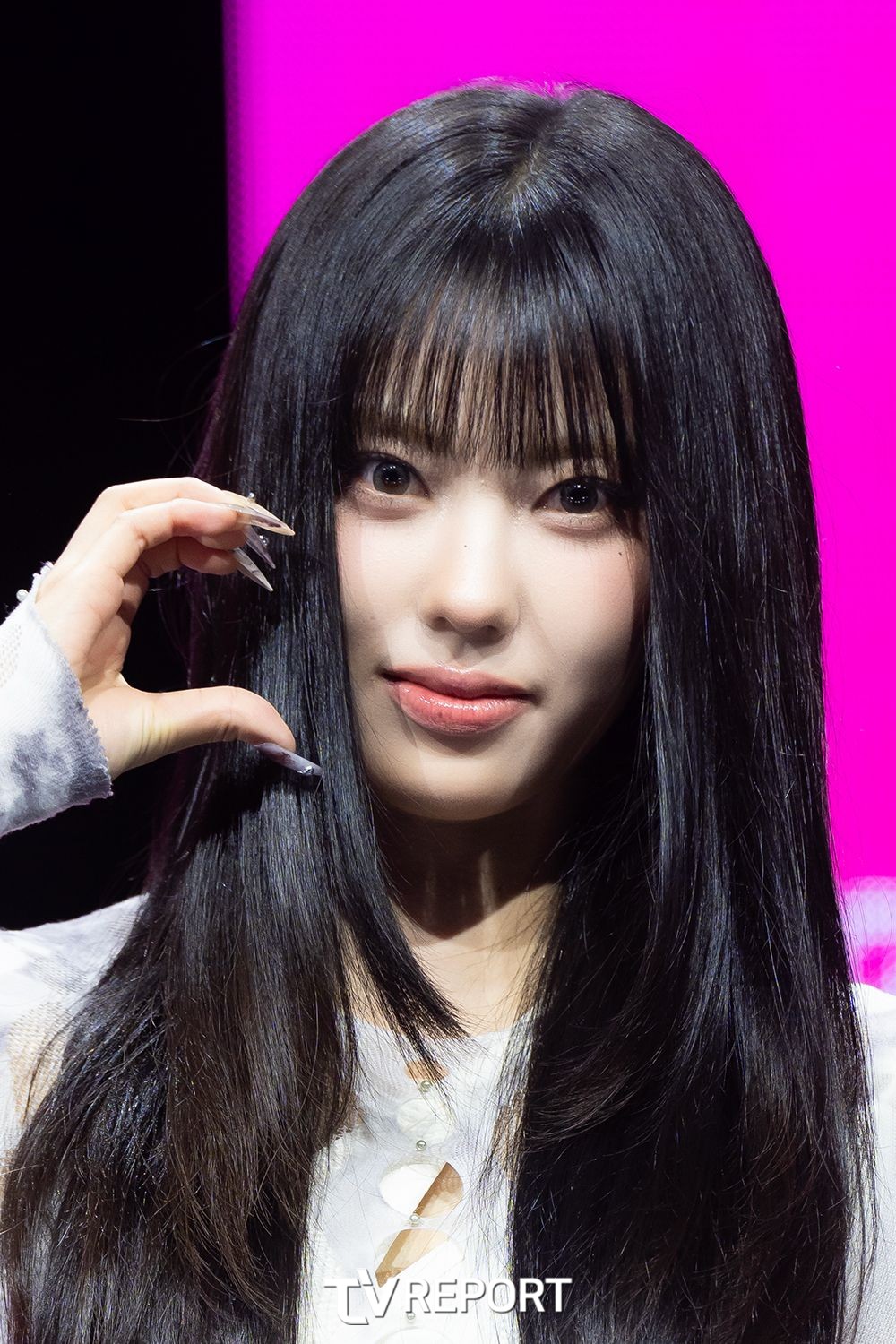[T포토] 이즈나 코코 ‘깜찍 볼하트’