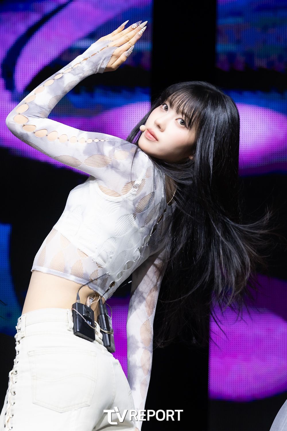[T포토] 이즈나 코코 ‘유연한 허리’