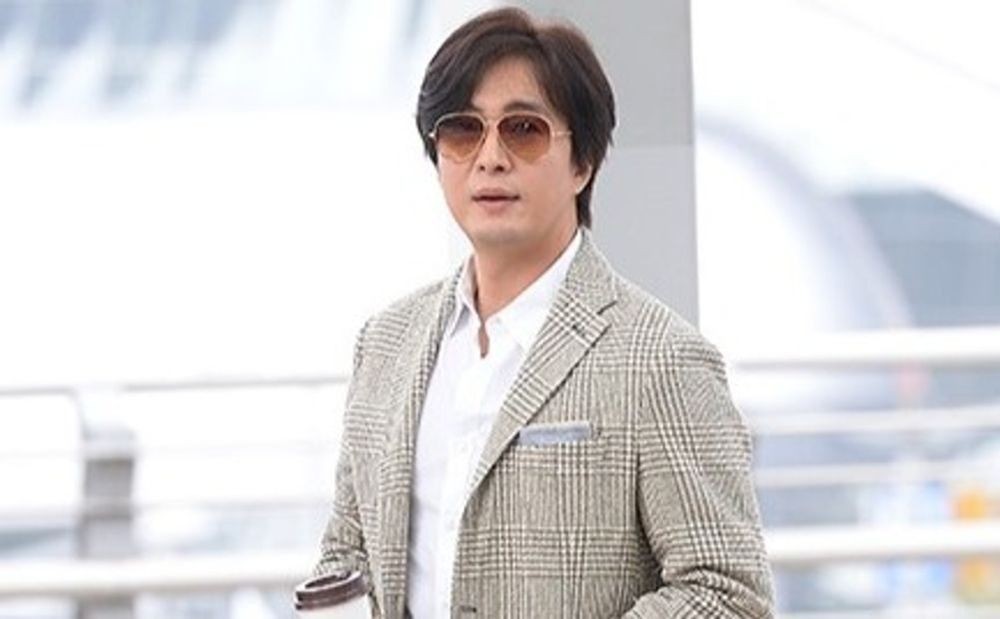 배용준♥박수진 부부, 깜짝 근황...박신혜 부부와 싱가포르 여행 중 - 뉴스 썸네일 이미지