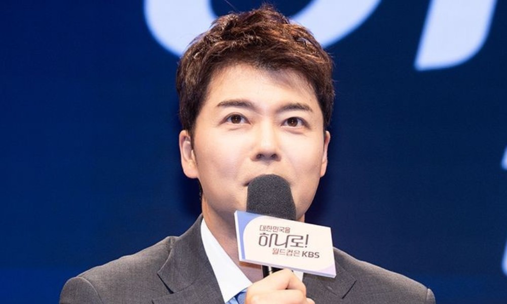 ‘대한민국 첫 승’ 전현무, 월드컵 해설한다더니…’카리나·윈터’와 관중석서 포착
