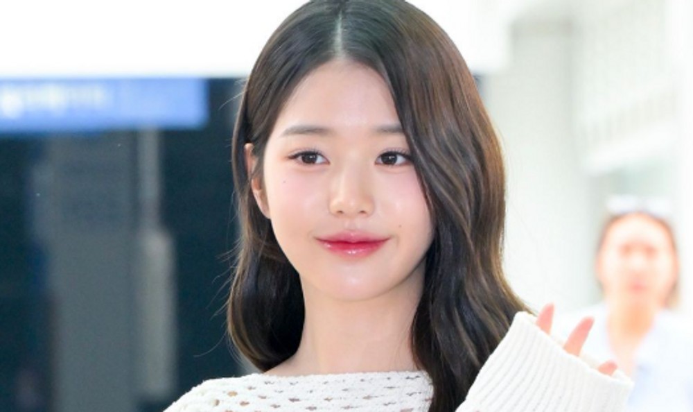 장원영, 공항 출국 ‘태도 논란’ 속…민원으로 확산 “신원확인 기준 구체화하라”