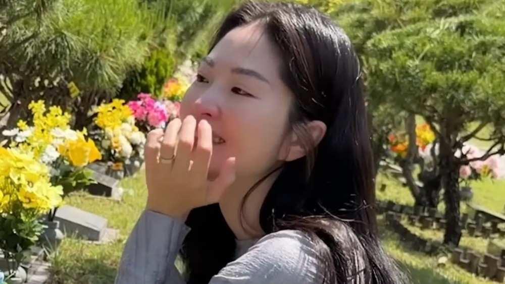 ‘전진♥’ 류이서, ‘시父’ 故찰리박 수목장서 오열…”사랑하는 아들 지키겠다” [RE:스타]