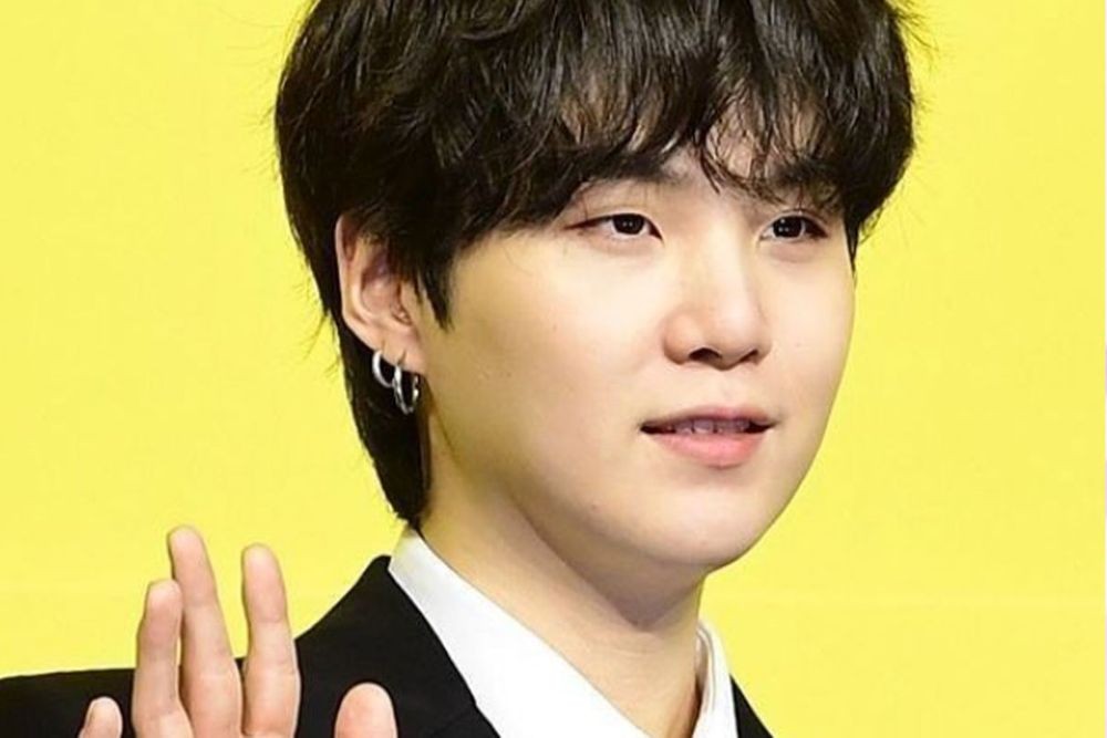 BTS 슈가, 일론머스크 '스페이스X' 초기 투자자였다...예상 수익률만 '최... - 뉴스 썸네일 이미지