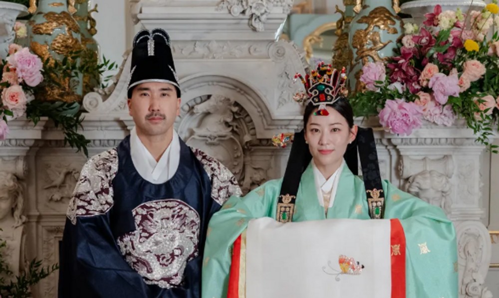 배우♥의사 부부 탄생했다…’케데헌’ 아덴 조, 이탈리아서 뜻깊은 ‘한국식 결혼식’