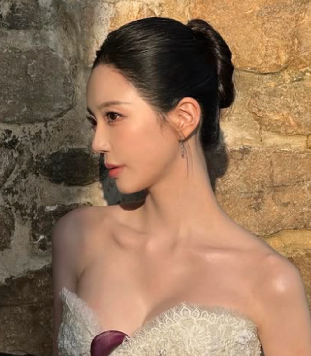 Solo Hell 3's Yoon Ha-jeong Reveals Fiancé's Face Ahead of October Wedding