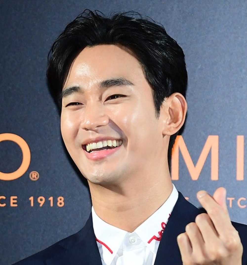 ‘활동 중단’ 김수현, 1년 4개월 만에 깬 공백기…팬들 “보고 싶었어요” [RE:스타]