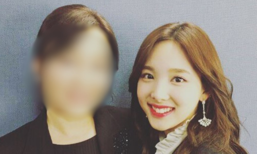 트와이스 나연 母, 재계약 앞두고 의미심장..."충분한 대접받을 차례" [R... - 뉴스 썸네일 이미지