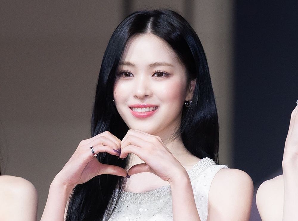 있지 류진, 무대서 ‘바지에 손’ 논란 해명…”내가 봐도 오해 살만한 모습”