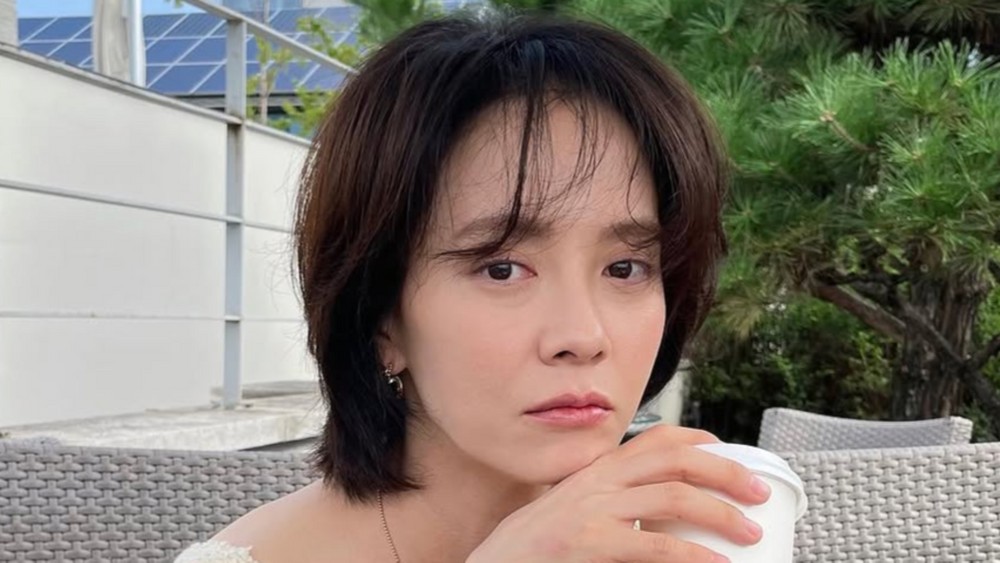 송지효, 숏컷 변신 5년 만에 또 ‘스타일링’ 지적…”성의 無→기본은 하길” 비난 쇄도