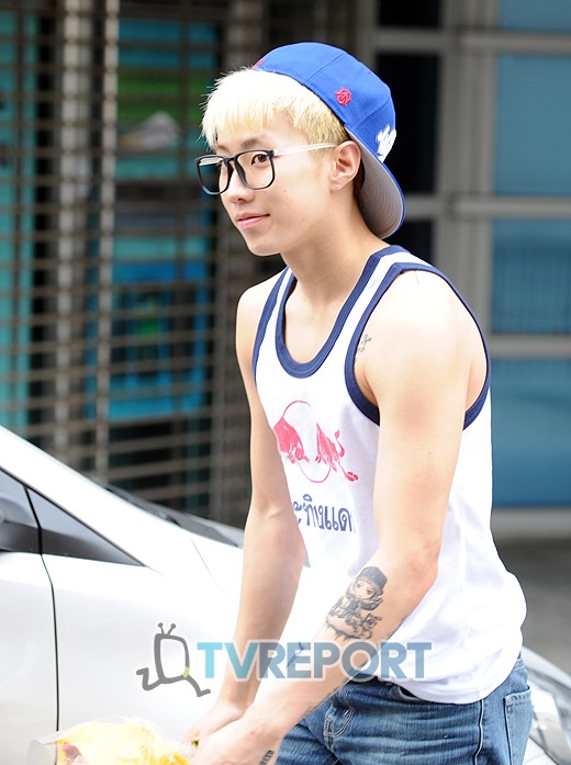박재범, 시크한 분위기 풍기는 가을돌 '1위'