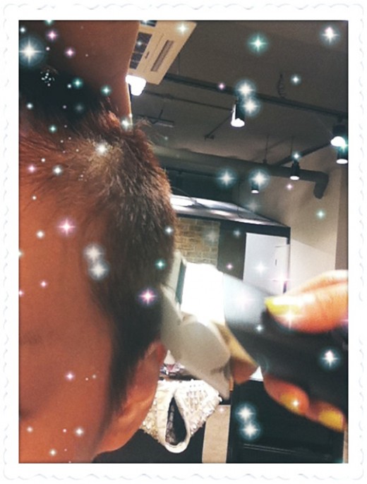 산다라박, 직접 머리 손질? “또 머리 민다라~”