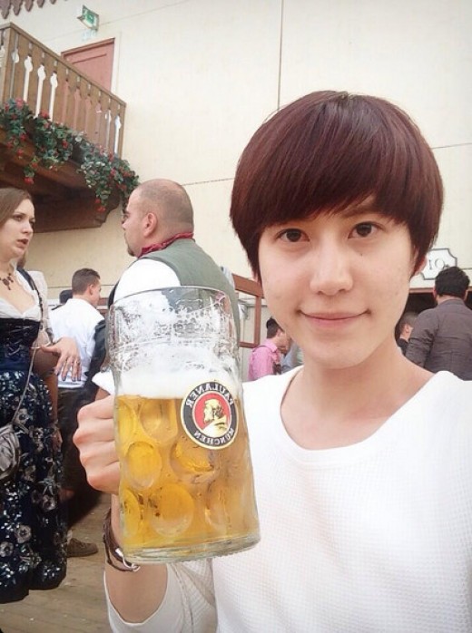 슈퍼주니어 규현, 독일 맥주축제 방문 "형들은 숙소가고 홀로 놀았다"
