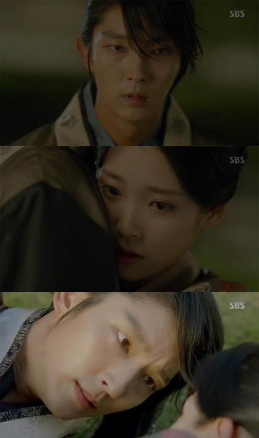 ‘달의연인’ 이지은, 2년 만에 돌아온 이준기 백허그 ‘울컥’