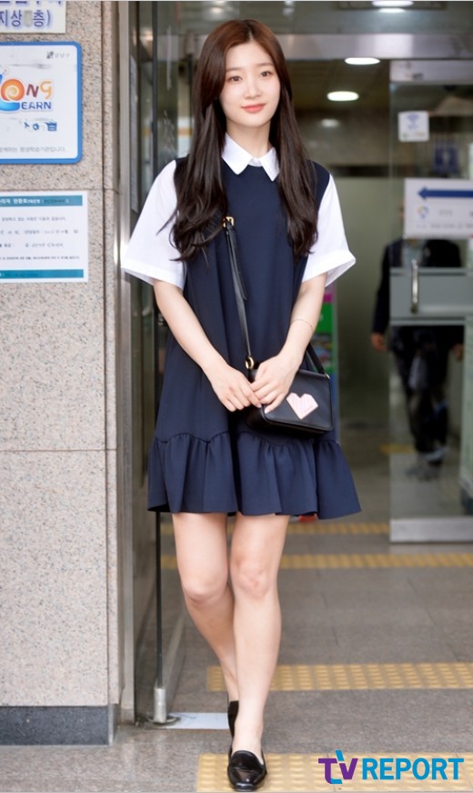 성년의 날 돋보이는 정채연의 러블리 룩